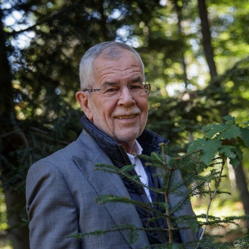 Bundespräsident Alexander van der Bellen im Wald der Zukunft